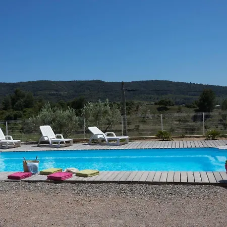Spacious With Private Pool *